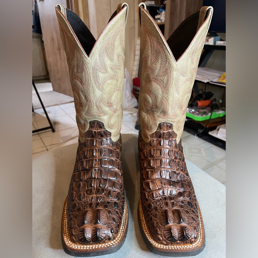 CAVENDER’S